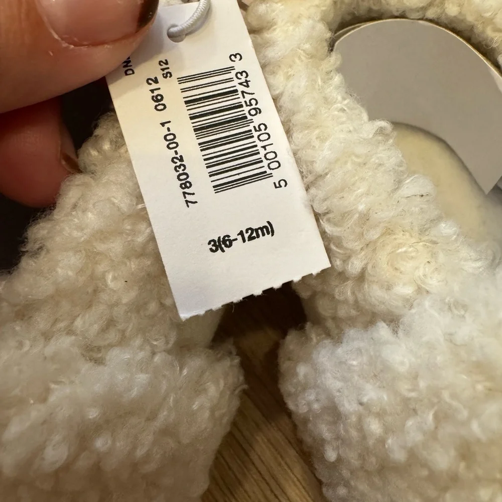 Baby GAP Kids Cozy Cream Slippers 6-12 months | NWT